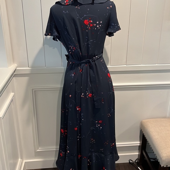 Like new, extremely easy to dress up or down! Soft fabric and wears well…. - Picture 3 of 5